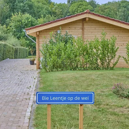 Casa de Férias Bie Leentje Op De Wei Schinnen